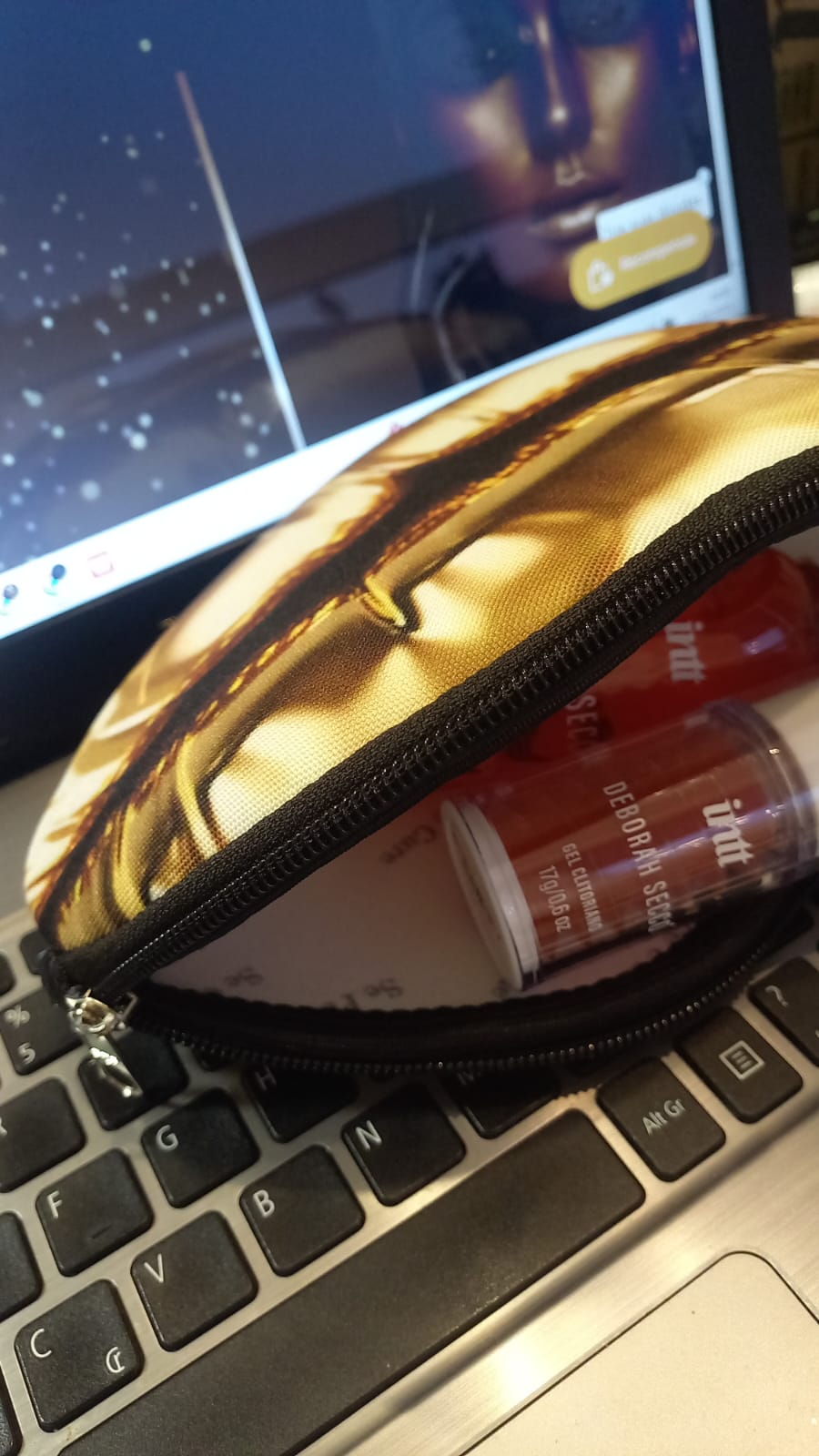Lux Necessaire - Libertáre